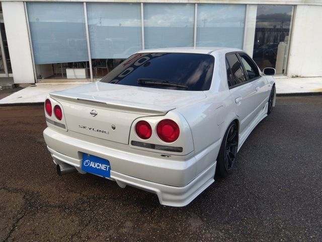 NISSAN SKYLINE 2001