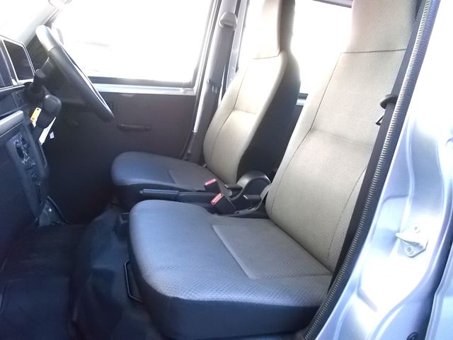 DAIHATSU HIJET CARGO 4WD 2019