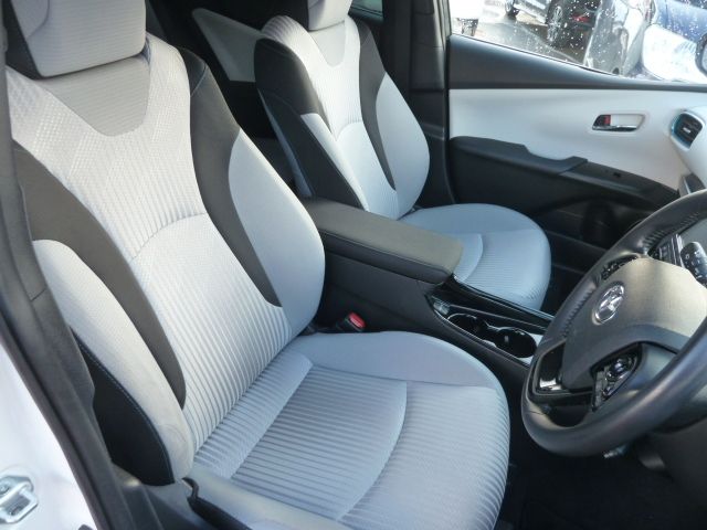 TOYOTA PRIUS 4WD 2019