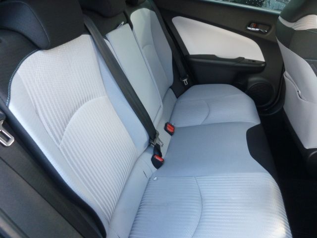 TOYOTA PRIUS 4WD 2019