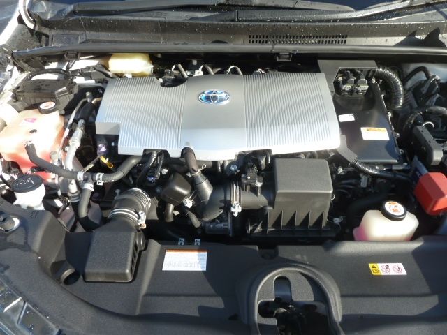 TOYOTA PRIUS 4WD 2019