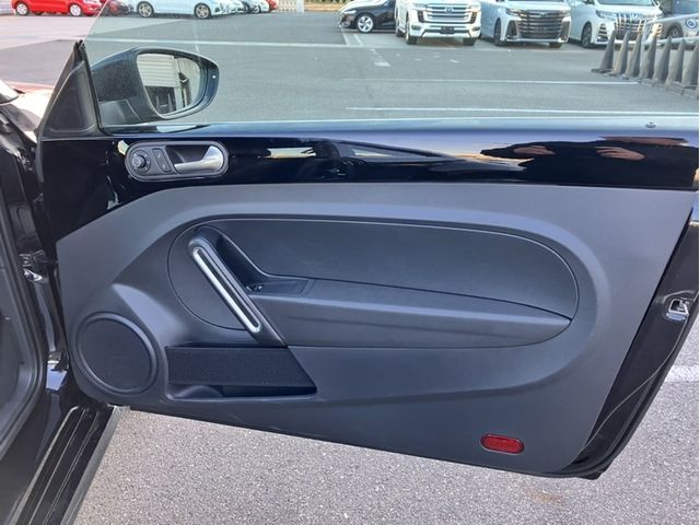 VOLKSWAGEN VOLKSWAGEN The BEETLE 2019