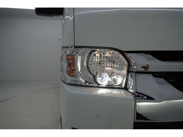 TOYOTA HIACE wagon 4WD 2025