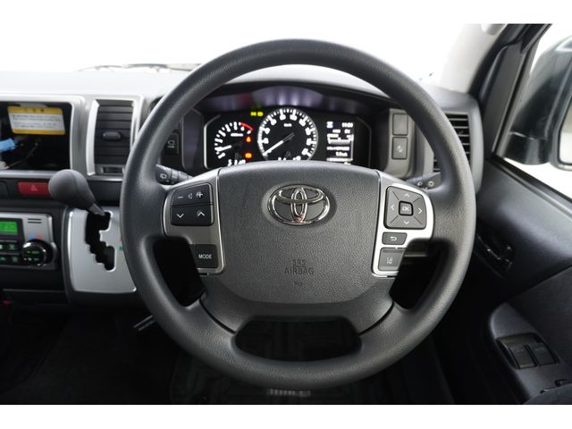 TOYOTA HIACE wagon 4WD 2025