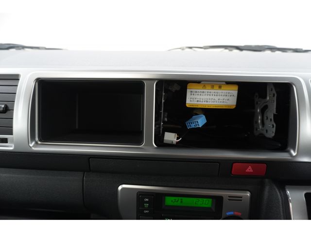 TOYOTA HIACE wagon 4WD 2025