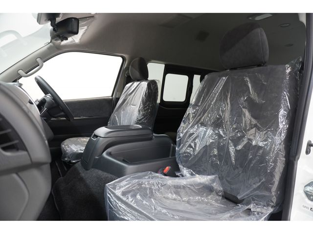 TOYOTA HIACE wagon 4WD 2025