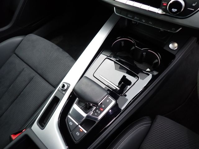 AUDI AUDI A4 AVANT 2022