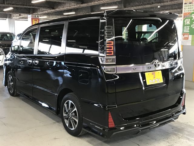 TOYOTA VOXY 2020