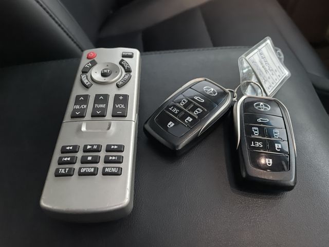 TOYOTA ALPHARD hybrid 4WD 2020