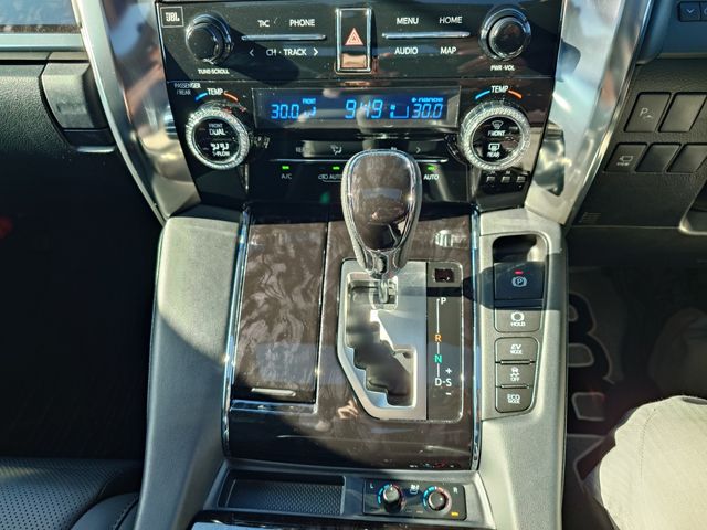 TOYOTA ALPHARD hybrid 4WD 2022