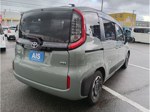 TOYOTA SIENTA HYBRID 2023