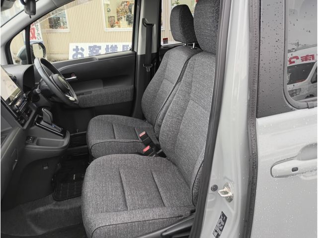 TOYOTA SIENTA HYBRID 2023