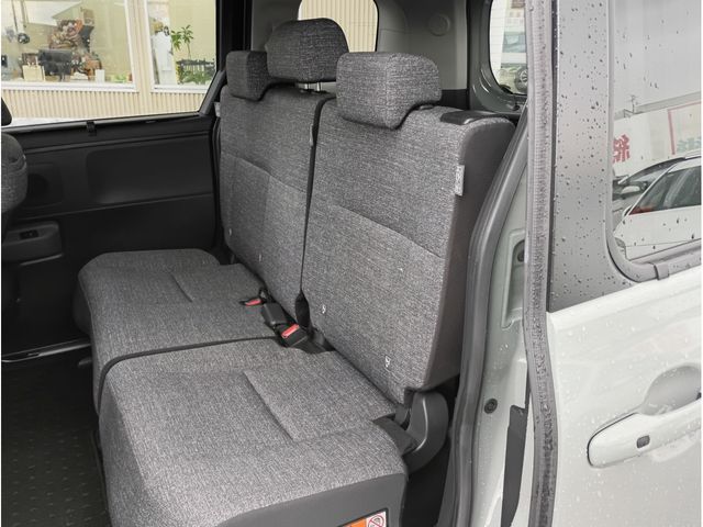 TOYOTA SIENTA HYBRID 2023