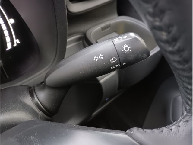 TOYOTA SIENTA HYBRID 2023