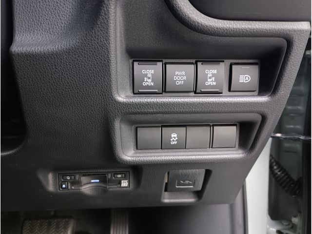 TOYOTA SIENTA HYBRID 2023