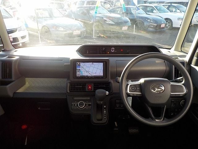 DAIHATSU TANTO 4WD 2020