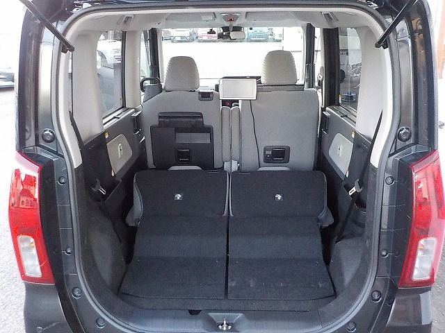 DAIHATSU TANTO 4WD 2020