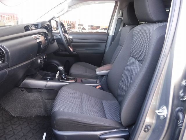 TOYOTA HILUX 4WD 2020