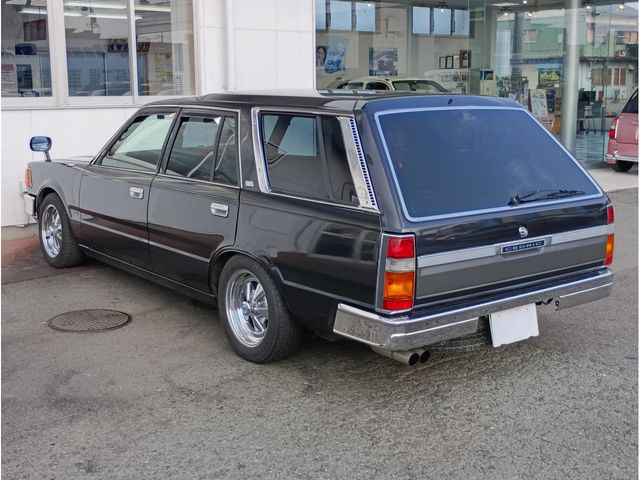 NISSAN CEDRIC van 1997