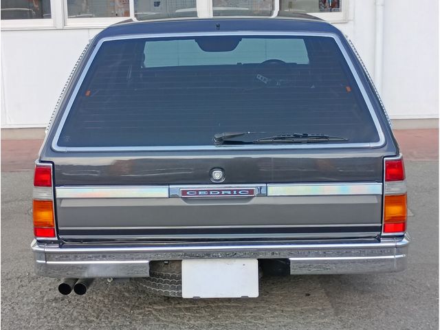 NISSAN CEDRIC van 1997