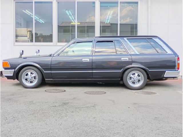 NISSAN CEDRIC van 1997