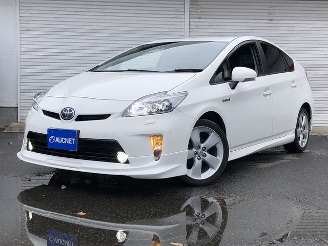 TOYOTA PRIUS 2015