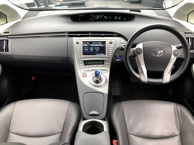 TOYOTA PRIUS 2015
