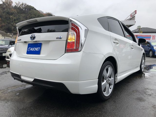 TOYOTA PRIUS 2015
