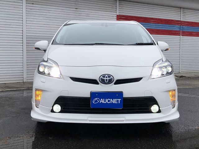 TOYOTA PRIUS 2015