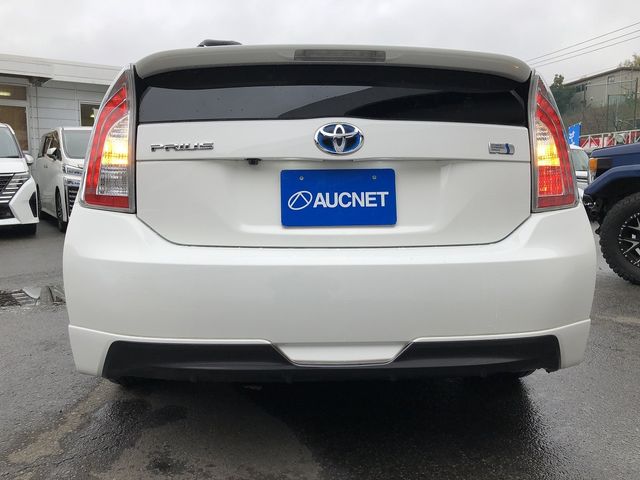 TOYOTA PRIUS 2015