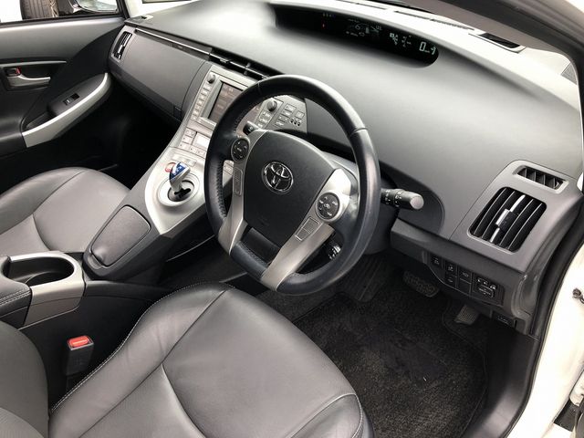 TOYOTA PRIUS 2015