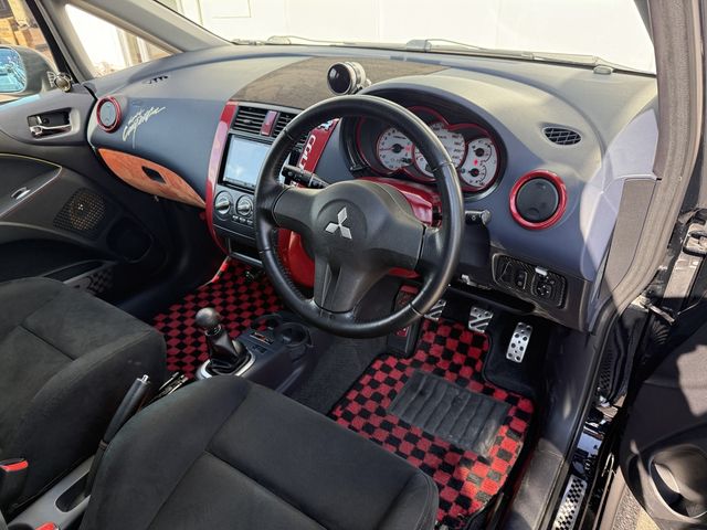 MITSUBISHI COLT 2006