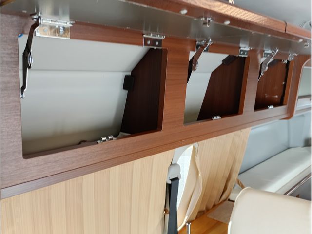 TOYOTA HIACE van 4WD 2010