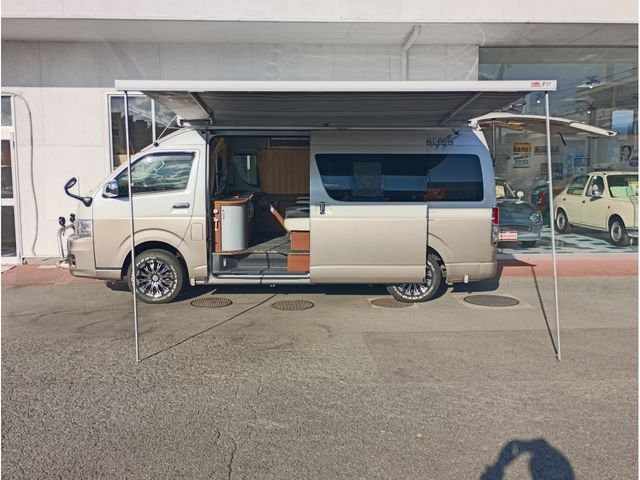 TOYOTA HIACE van 4WD 2010