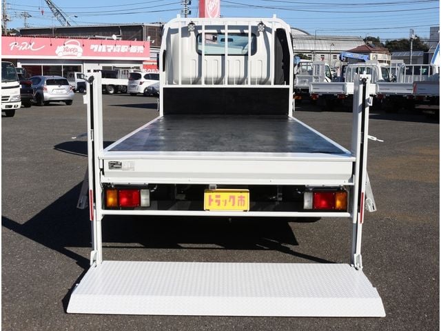 ISUZU ELF 2021