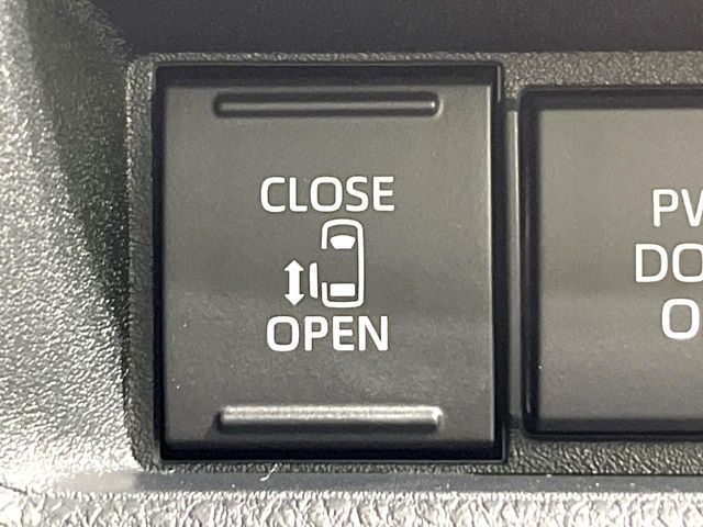 TOYOTA SIENTA HYBRID 2025