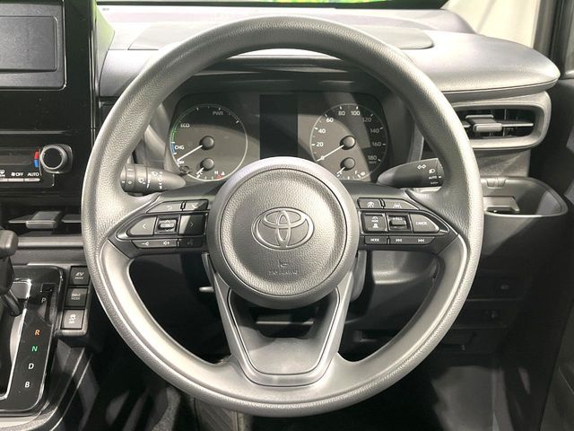 TOYOTA SIENTA HYBRID 2025