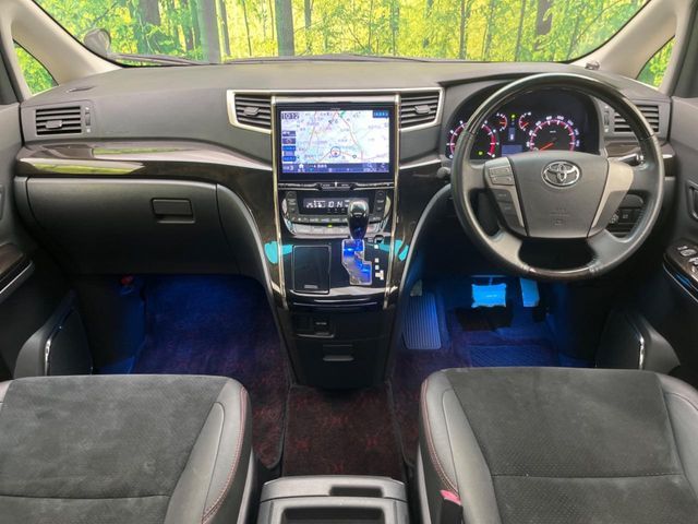 TOYOTA VELLFIRE 2012