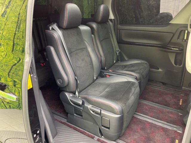 TOYOTA VELLFIRE 2012