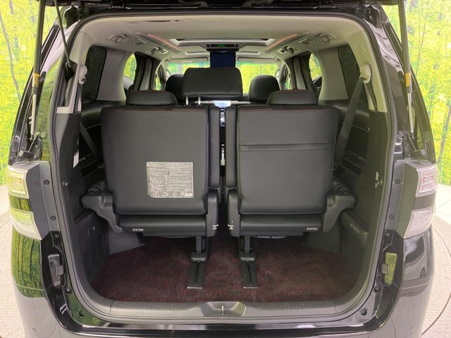 TOYOTA VELLFIRE 2012