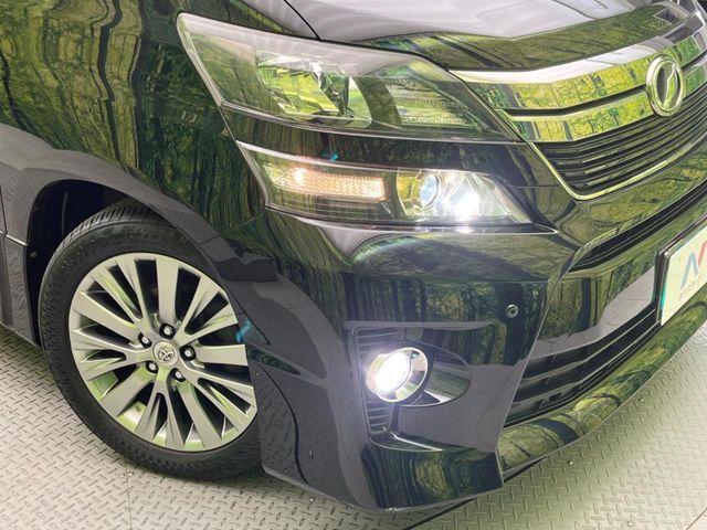 TOYOTA VELLFIRE 2012