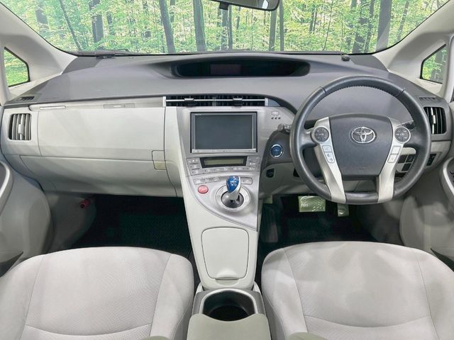 TOYOTA PRIUS PHV 2013