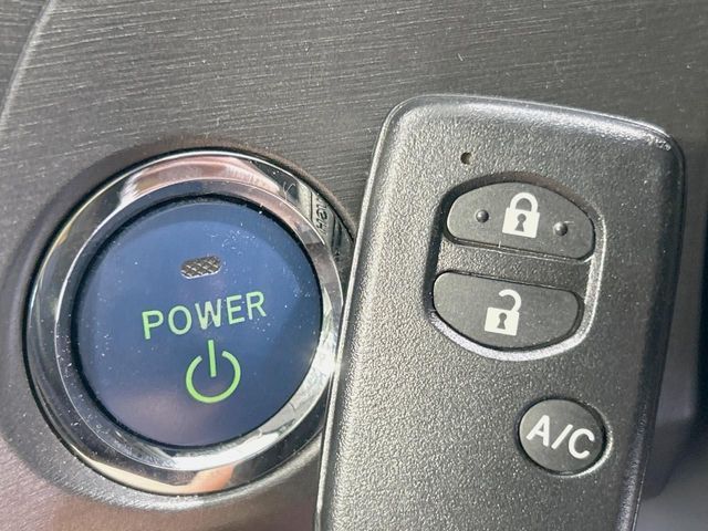 TOYOTA PRIUS PHV 2013