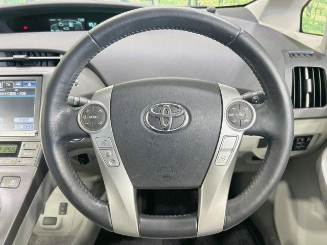 TOYOTA PRIUS PHV 2013