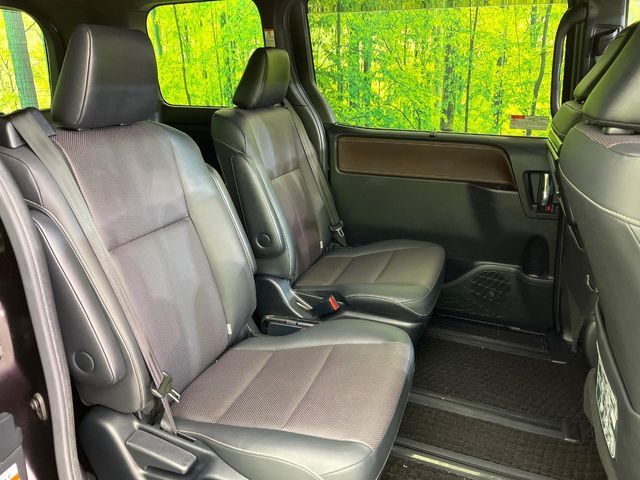 TOYOTA ESQUIRE HYBRID 2018