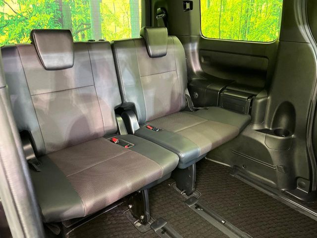 TOYOTA ESQUIRE HYBRID 2018