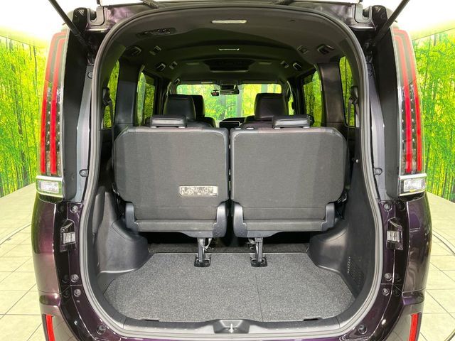 TOYOTA ESQUIRE HYBRID 2018