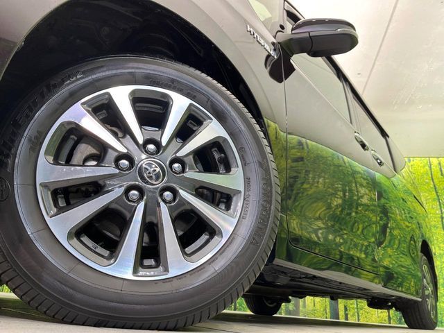 TOYOTA ESQUIRE HYBRID 2018