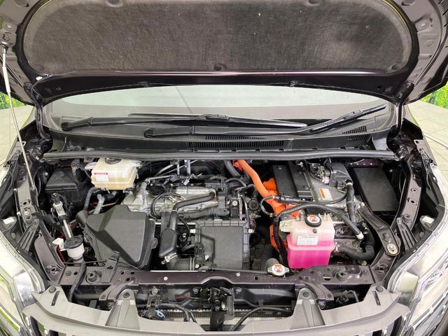 TOYOTA ESQUIRE HYBRID 2018