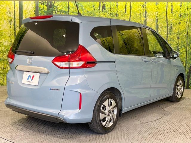 HONDA FREED plus HYBRID 2022